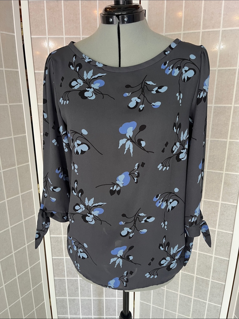 LOFT Charcoal Floral Blouse with Blue Accents & Tie 3/4 Sleeves EUC